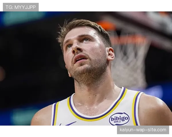 东契奇4抢断1盖帽防守提升 湖人攻防两端战术权重均集中其身 东契奇4抢断1盖帽防守提升 湖人攻防两端战术权重均集中其身